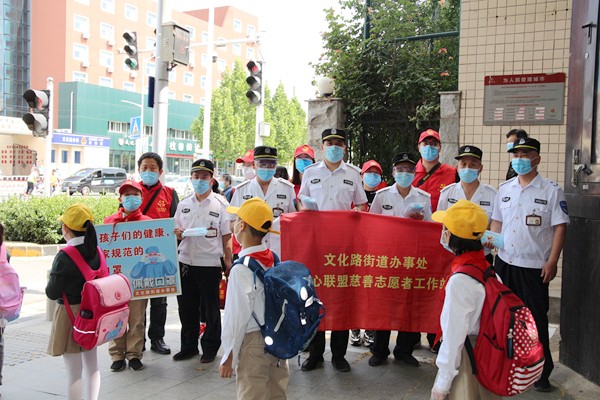 抗疫助学赠口罩 情真意切暖人心 抗疫助学赠口罩 情真意切暖人心